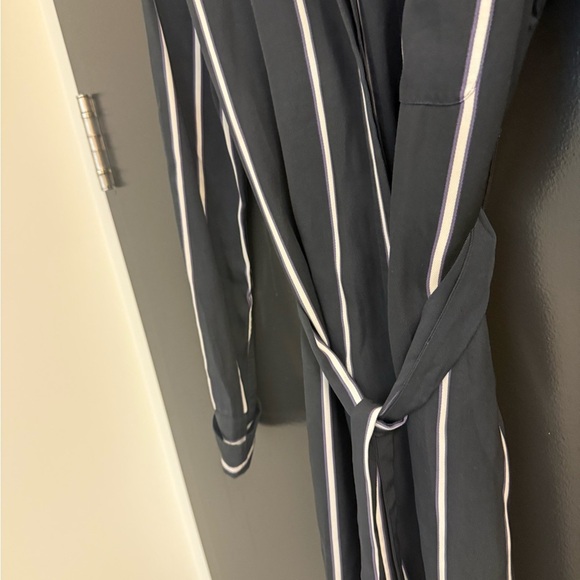 Equipment Femme “Raven Eclipse” S EUC worn twice Black/Purple front tie wrap - Picture 12 of 15